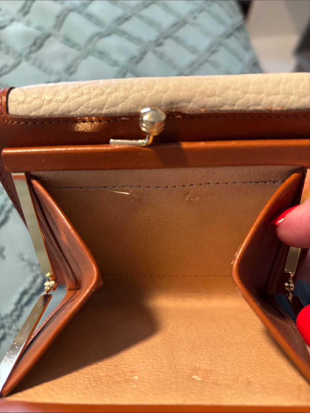 Pebbled Leather Bifold Wallet in Cream and Brown Vintage Dooney & Bourke - Picture 5 of 7